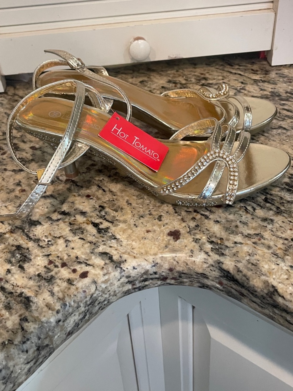HOT TOMATO 5M Gold Sparkle Sandals "RAYNA" NWT 2 1/2" Heels Rhinestone Studded